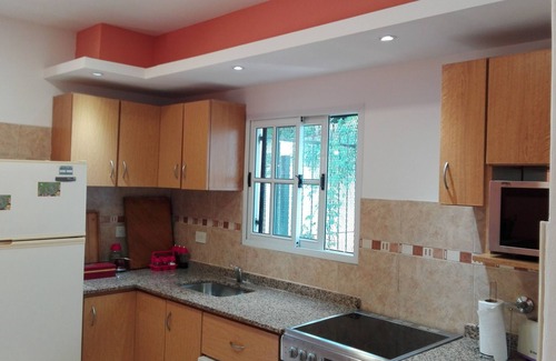 Villa Adelina House | Casa con garage y piscina climatizada