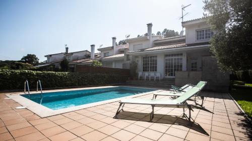 Tomino House | Casa con piscina a orilla del Rio Miño