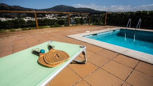 Tomino House | Casa con piscina a orilla del Rio Miño