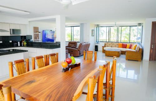 Girardot House | Casa con Piscina en Condominio Girardot