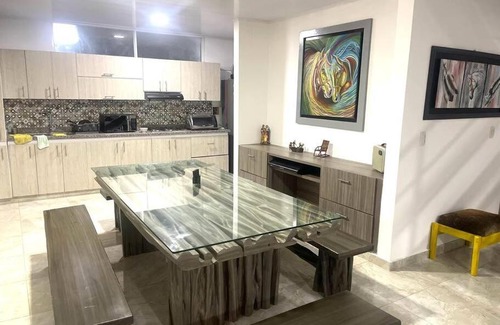 San Martin House | Casa con piscina en zona urbana