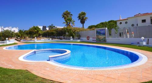 Castelo House | CASA CORAL