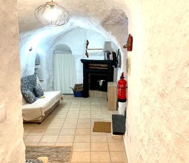 Terque House | Casa Cueva LA PARRA.