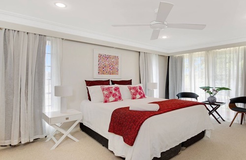 Culburra Beach House | Casa Culburra - mid-century modern style retreat with fireplace, swimming pool, and billiard table