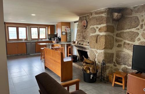 Cova House | Casa da Lage - Lareira - Lenha - Vistas rio - Gerês