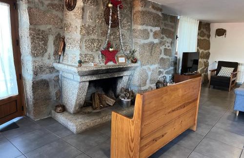 Cova House | Casa da Lage - Lareira - Lenha - Vistas rio - Gerês