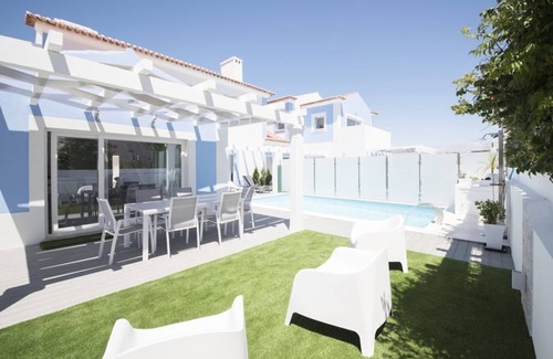 Porto Covo House | Casa da Praia by Estilo Lusitano, with private pool
