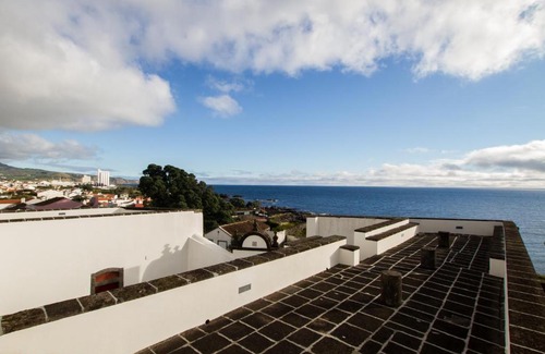 Lagoa House | Casa da Rocha Quebrada