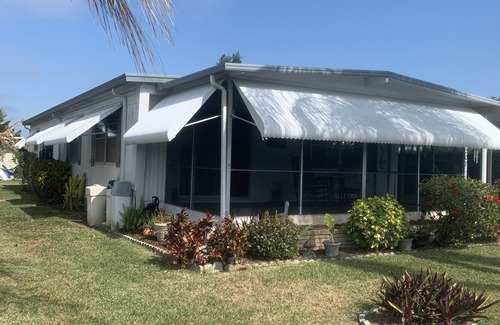 Trailer Estates House | Casa de Amaryllis Comfortable home on the Suncoast