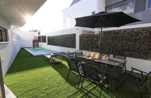 Seixal House | Casa de ferias com Piscina e Suite