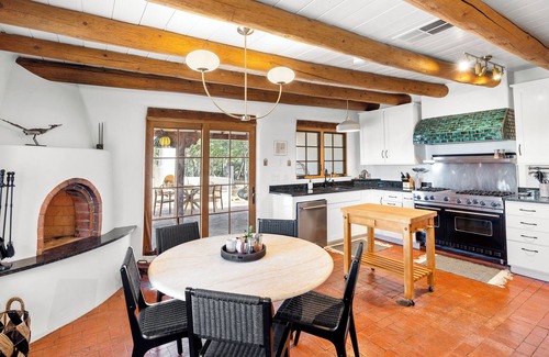 Santa Fe House | CASA DE ICE - 6bed, 17acres, Wellness Retreat