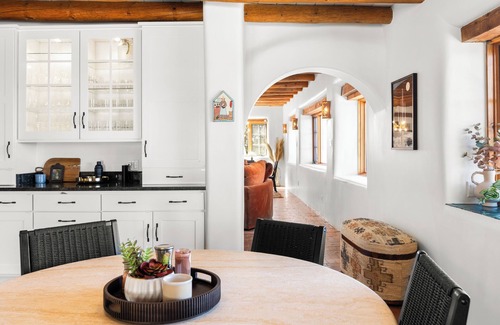 Santa Fe House | CASA DE ICE - 6bed, 17acres, Wellness Retreat