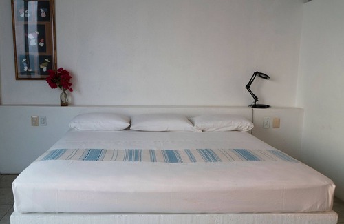 Las Playas Hotel | Casa de la Luna in Acapulco