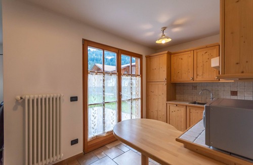 San Giovanni di Fassa Apartment | Casa De La Veisc