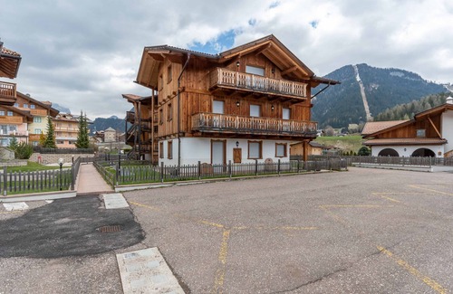 San Giovanni di Fassa Apartment | Casa De La Veisc