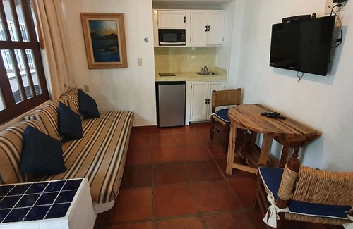 Rancho Cortes Bed & Breakfast | Casa de las Conchas