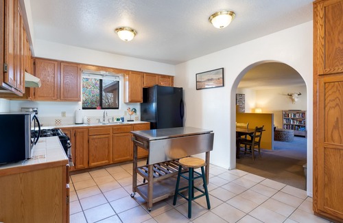 Santa Fe House | Casa de Loco Lobo | Pet Friendly, Fenced Yard