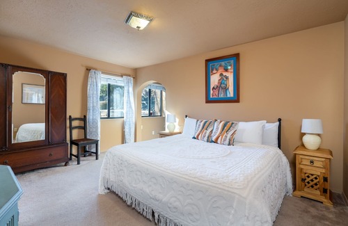 Santa Fe House | Casa de Loco Lobo | Pet Friendly, Fenced Yard