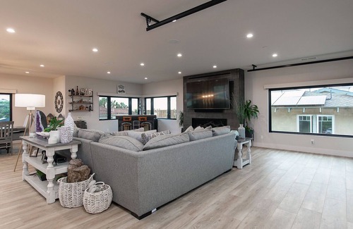 Sunset Cliffs House | Casa de Lomas by the Beach