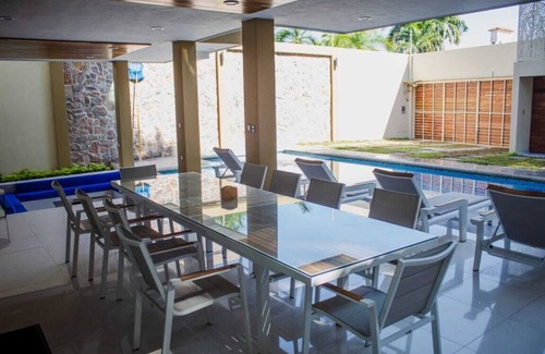 Ixtapa House | CASA DE LUJO