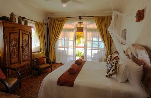 Punta de Mita Hotel | Casa de Mita . Quiet, Secluded, Fabulously Appointed and Over the Top Service!