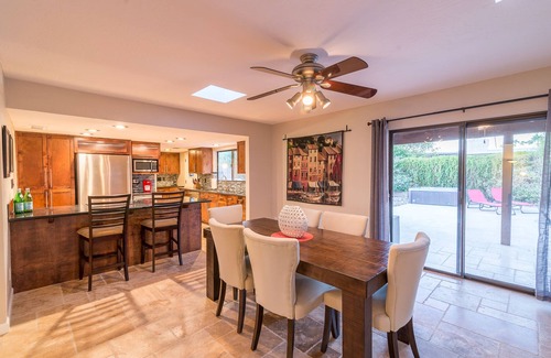 Raskin Estates House | Casa De Palms - Entertainers delight w/pool, spa, putting green, pool table!