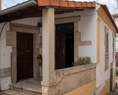 Mirandela House | Casa de Santa Luzia