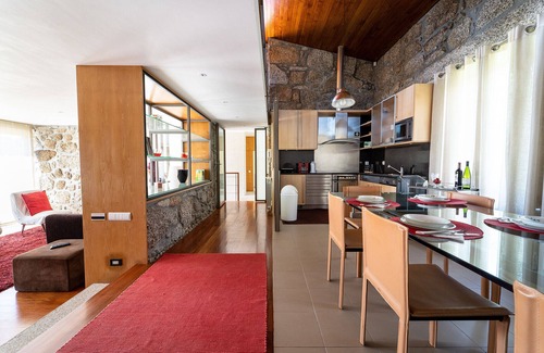 Sao Martinho de Silvares House | Casa de Silvares Fafe - Moradia Premium com piscina by House and People