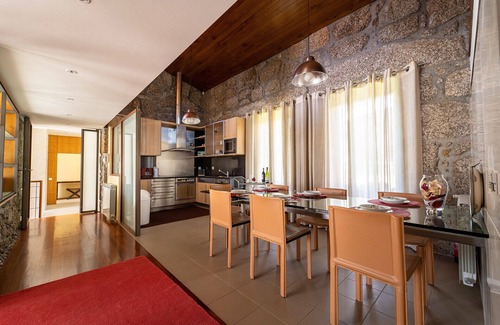 Sao Martinho de Silvares House | Casa de Silvares Fafe - Moradia Premium com piscina by House and People