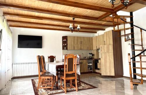 Orlat House | Casa de vacanță