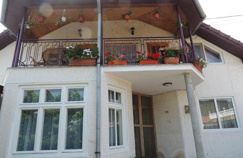 Hateg House | Casa Debora