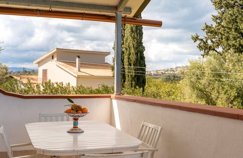 Syracuse Apartment | Casa degli Ulivi con terrazza by Wonderful Italy