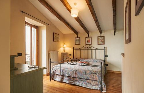Adrara San Martino Apartment | Casa del Picchio