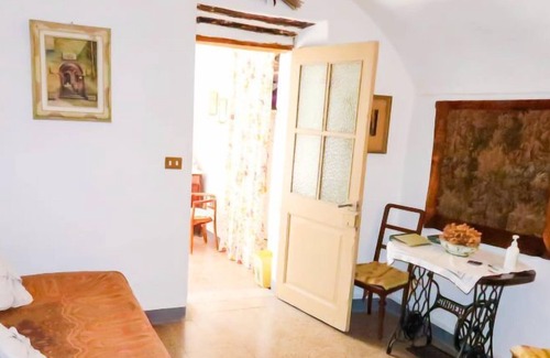 Ceriana House | Casa del Pittore by Interhome