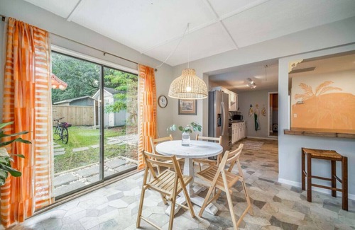 North Charleston House | Casa Del Sol - Adorable Guest house in Park Circle