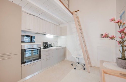 Longa Apartment | Casa dell'Aquila - 10 min from Venice