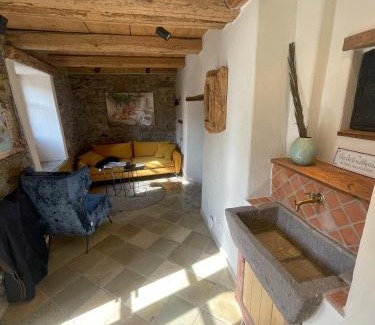 Maria Saal House | Casa Di Pietra