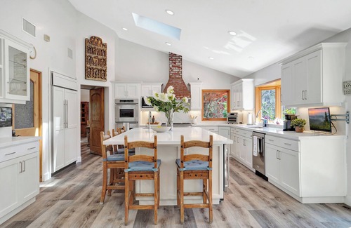 Woodland Hills House | Casa Diego a Centrally Located Spanish Vibe Home w/Great Outdoors & Pool