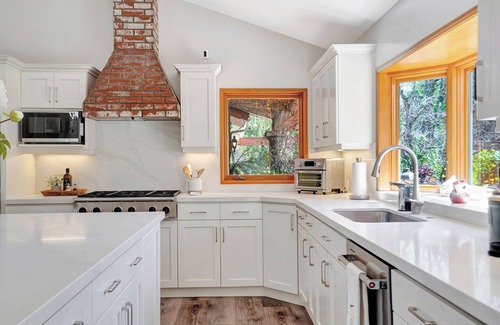 Woodland Hills House | Casa Diego a Centrally Located Spanish Vibe Home w/Great Outdoors & Pool