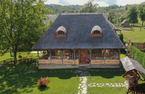 Calinesti House | Casa din Susani