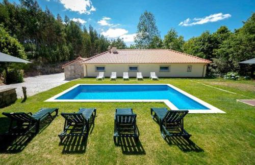 Celorico de Basto House | Casa do Pioledo Camélias de Basto