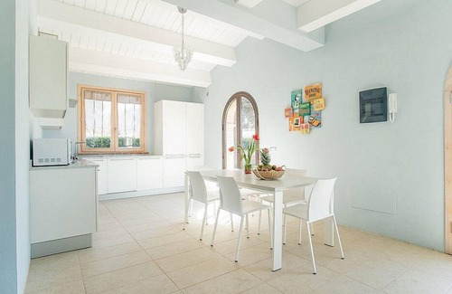 Trequanda House | Casa Dracena I: A welcoming two-story apartment situated in the heart of the Tuscan countryside, with Free WI-FI.