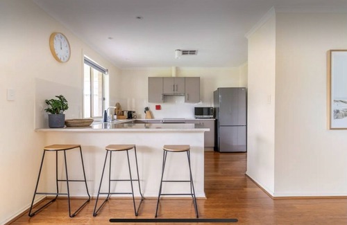 Port Willunga House | Casa Elder - Great for families and friends - 12 minutes walk to the beach.nn