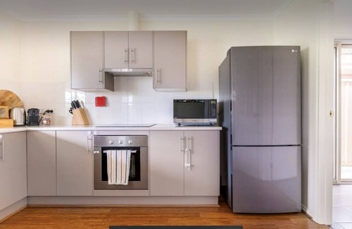 Port Willunga House | Casa Elder - Great for families and friends - 12 minutes walk to the beach.nn