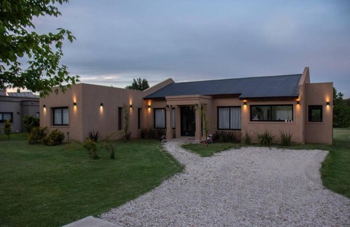 General Rodriguez House | Casa en Club de campo