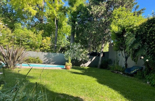 Florida House | Casa en Florida - como estar en una quinta a 15 cuadras de CABA