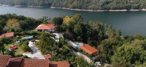 Cova House | Casa Encosta do Gerês-Ferias no Gerês