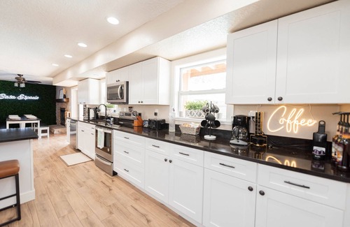 Fowlers House | Casa Espacio - Fun Family Pool Home w/Hot Tub & Game Room!
