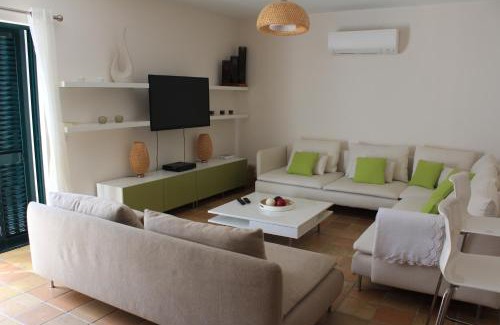 Cerro Grande House | Casa Estelliane