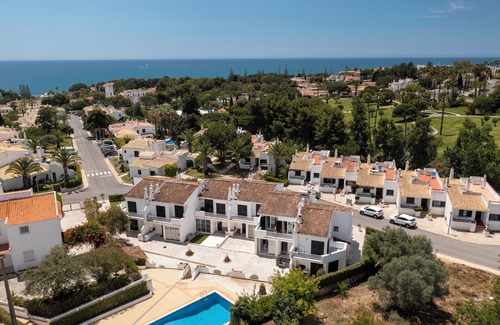 Alporchinhos House | Casa Euroka - 2 Bedroom House in Alporchinhos